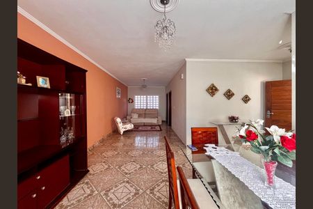 Casa para alugar com 196m², 3 quartos e 1 vagaSala