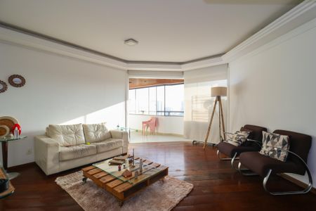 Sala de apartamento à venda com 3 quartos, 150m² em Vila Suzana, São Paulo