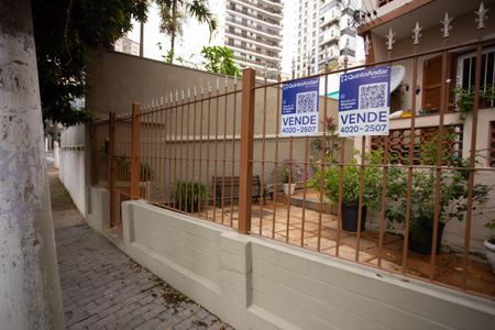 Apartamento à venda com 93m², 2 quartos e sem vagaFachada + Placa