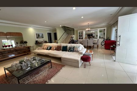 Casa à venda com 508m², 4 quartos e 5 vagasSala