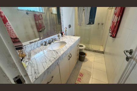 Casa à venda com 508m², 4 quartos e 5 vagasBanheiro de Serviço