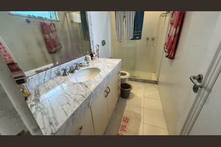 Casa à venda com 508m², 4 quartos e 5 vagasBanheiro de Serviço