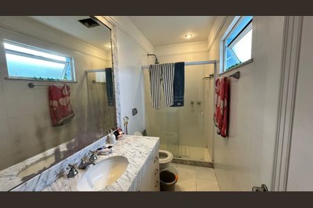 Casa à venda com 508m², 4 quartos e 5 vagasBanheiro de Serviço