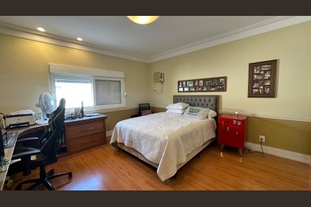 Casa à venda com 508m², 4 quartos e 5 vagasSuíte 2