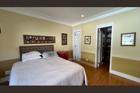 Casa à venda com 508m², 4 quartos e 5 vagasSuíte 2