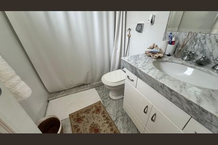 Casa à venda com 508m², 4 quartos e 5 vagasBanheiro da Suíte 2