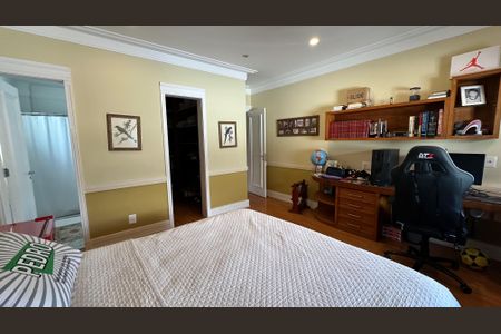 Casa à venda com 508m², 4 quartos e 5 vagasSuíte 2