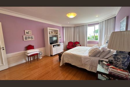 Casa à venda com 508m², 4 quartos e 5 vagasSuíte 1