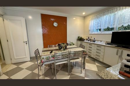 Casa à venda com 508m², 4 quartos e 5 vagasCozinha