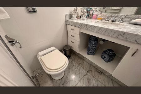 Casa à venda com 508m², 4 quartos e 5 vagasBanheiro Social