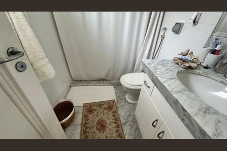 Casa à venda com 508m², 4 quartos e 5 vagasBanheiro da Suíte 2