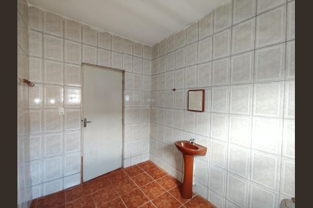 Casa para alugar com 70m², 2 quartos e 2 vagasBanheiro / Área de serviço