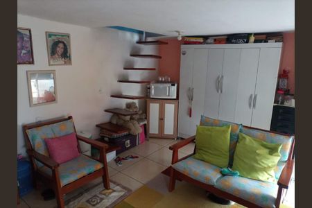 Casa à venda com 125m², 5 quartos e sem vaga