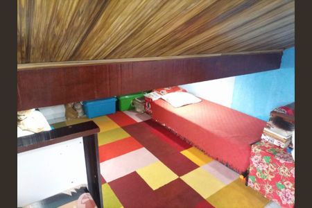 Casa à venda com 125m², 5 quartos e sem vaga