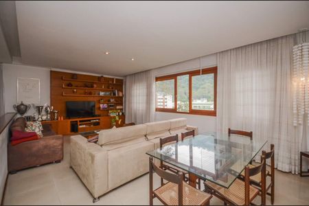 Casa à venda com 378m², 4 quartos e sem vaga