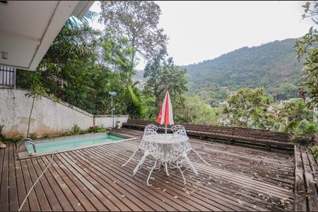 Casa à venda com 378m², 4 quartos e sem vaga