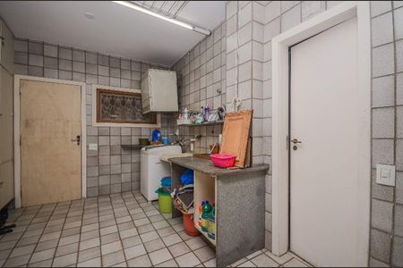 Casa à venda com 378m², 4 quartos e sem vaga