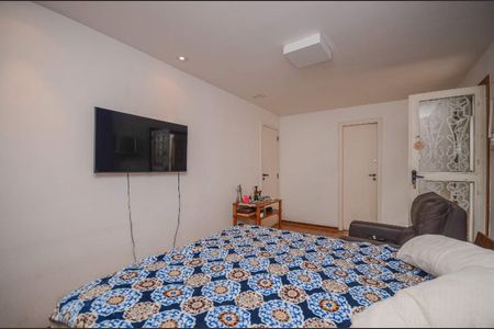 Casa à venda com 378m², 4 quartos e sem vaga