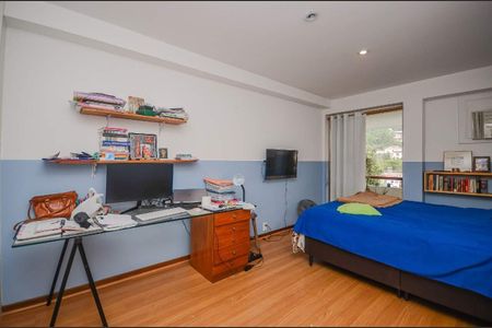 Casa à venda com 378m², 4 quartos e sem vaga