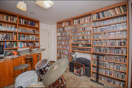 Casa à venda com 378m², 4 quartos e sem vaga