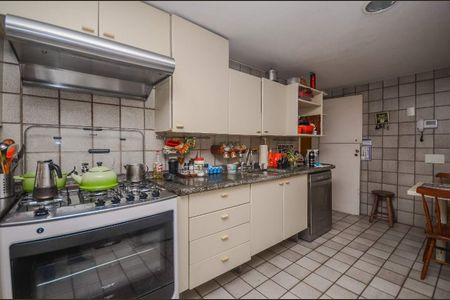 Casa à venda com 378m², 4 quartos e sem vaga