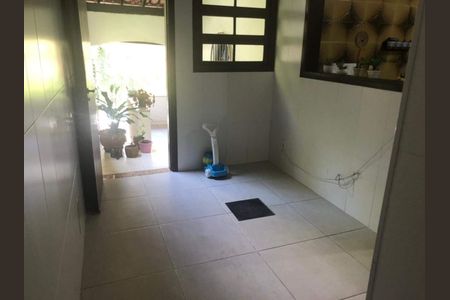 Casa à venda com 195m², 7 quartos e 2 vagas