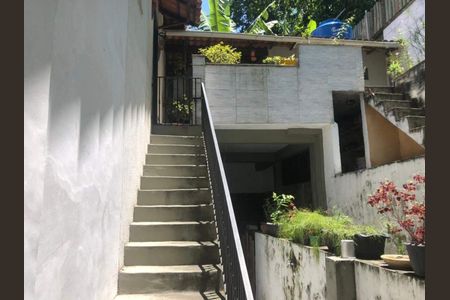 Casa à venda com 195m², 7 quartos e 2 vagas