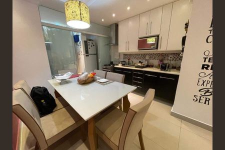 Apartamento à venda com 99m², 3 quartos e sem vaga