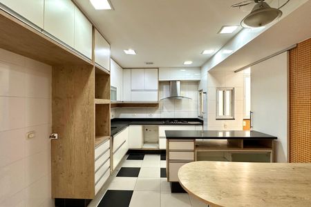 Apartamento à venda com 206m², 4 quartos e 1 vagaCozinha