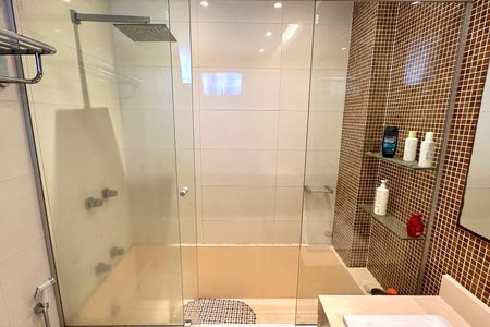 Apartamento à venda com 206m², 4 quartos e 1 vagaBanheiro da Suíte 1