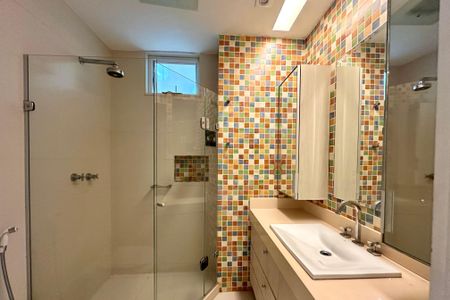 Apartamento à venda com 206m², 4 quartos e 1 vagaBanheiro