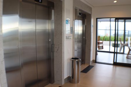 Apartamento à venda com 124m², 2 quartos e 2 vagasHall de entrada