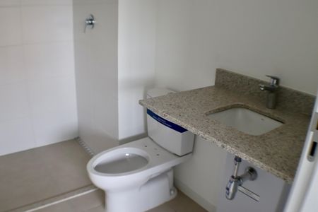 Apartamento à venda com 124m², 2 quartos e 2 vagasBanheiro da Suíte 2