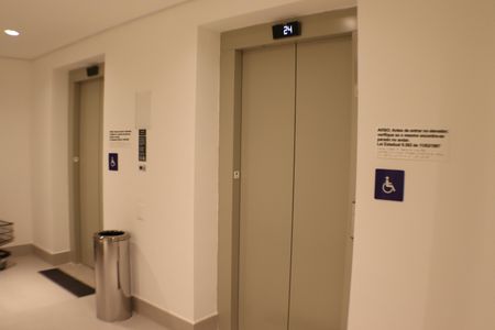 Apartamento à venda com 124m², 2 quartos e 2 vagasHall de entrada