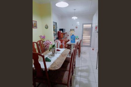 Casa à venda com 264m², 3 quartos e 3 vagasSala