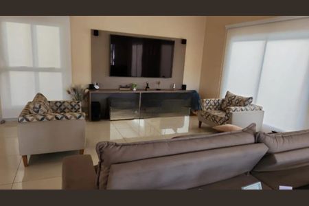 Casa de condomínio à venda com 389m², 4 quartos e 5 vagasSala