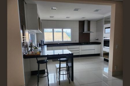 Casa de condomínio à venda com 389m², 4 quartos e 5 vagasCozinha