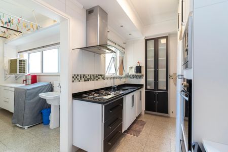 Apartamento à venda com 105m², 3 quartos e 2 vagasCozinha