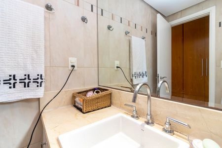 Apartamento à venda com 105m², 3 quartos e 2 vagasBanheiro da Suíte