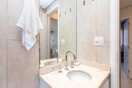 Apartamento à venda com 105m², 3 quartos e 2 vagasBanheiro 