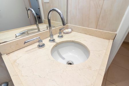 Apartamento à venda com 105m², 3 quartos e 2 vagasBanheiro 