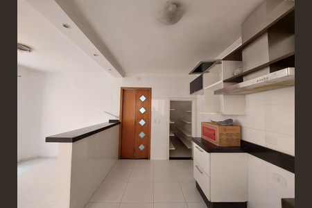 Casa para alugar com 170m², 3 quartos e 3 vagas Casa para alugar com 170m², 3 quartos e 3 vagasCozinha