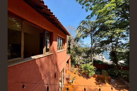 Casa à venda com 246m², 4 quartos e 3 vagas Casa à venda com 246m², 4 quartos e 3 vagasVista da Sala 2