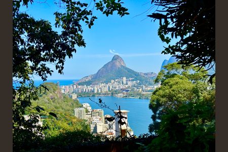 Casa à venda com 246m², 4 quartos e 3 vagas Casa à venda com 246m², 4 quartos e 3 vagasVista da Sala 2