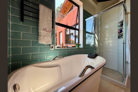 Casa à venda com 246m², 4 quartos e 3 vagas Casa à venda com 246m², 4 quartos e 3 vagasBanheiro da Suíte