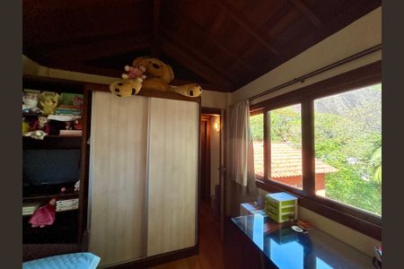 Casa à venda com 246m², 4 quartos e 3 vagas Casa à venda com 246m², 4 quartos e 3 vagasQuarto 2