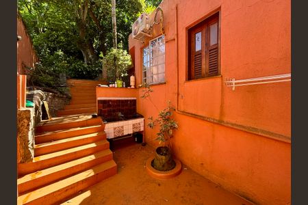 Casa à venda com 246m², 4 quartos e 3 vagas Casa à venda com 246m², 4 quartos e 3 vagasÁrea de serviço