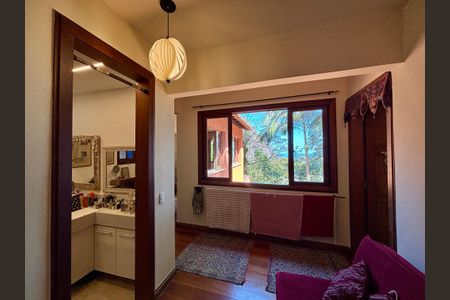 Casa à venda com 246m², 4 quartos e 3 vagas Casa à venda com 246m², 4 quartos e 3 vagasSala 2