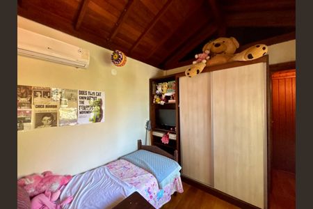 Casa à venda com 246m², 4 quartos e 3 vagas Casa à venda com 246m², 4 quartos e 3 vagasQuarto 2