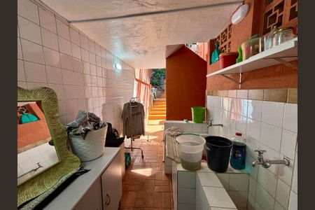 Casa à venda com 246m², 4 quartos e 3 vagas Casa à venda com 246m², 4 quartos e 3 vagasQuarto de Serviço